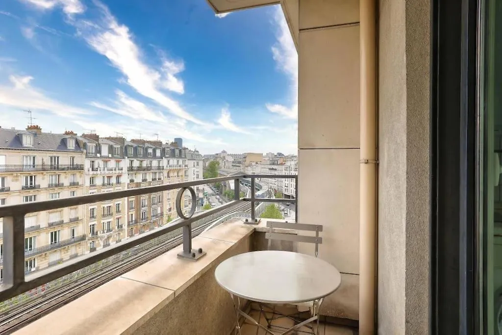 Superbe T2 Avec Balcon Vue Sur La Tour Eiffel Apartment Paris