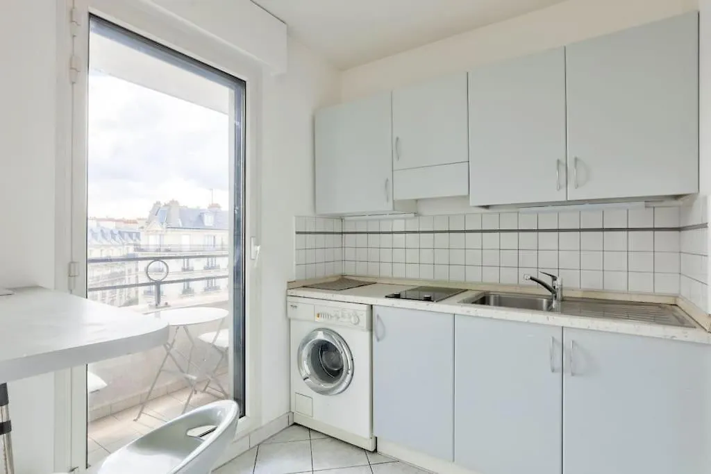Superbe T2 Avec Balcon Vue Sur La Tour Eiffel Apartment Paris