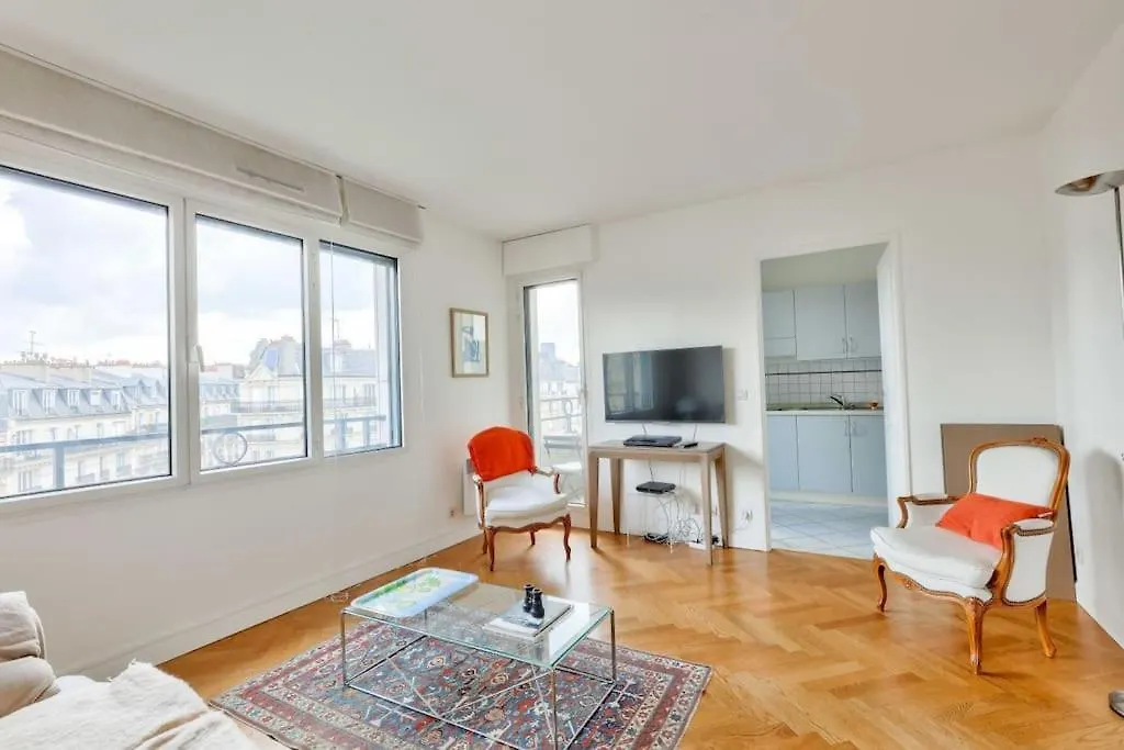 Superbe T2 Avec Balcon Vue Sur La Tour Eiffel Apartment Paris